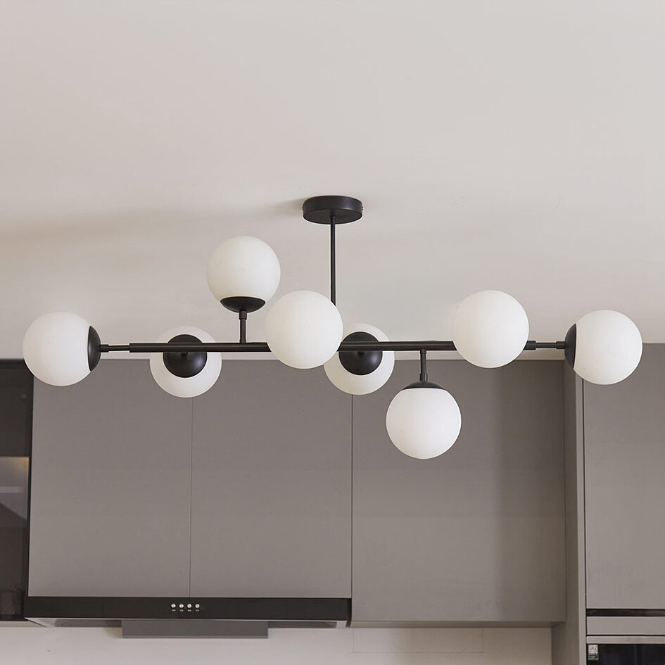 Plafonnier Osem 8 lumières - noir avec globes en verre opalin