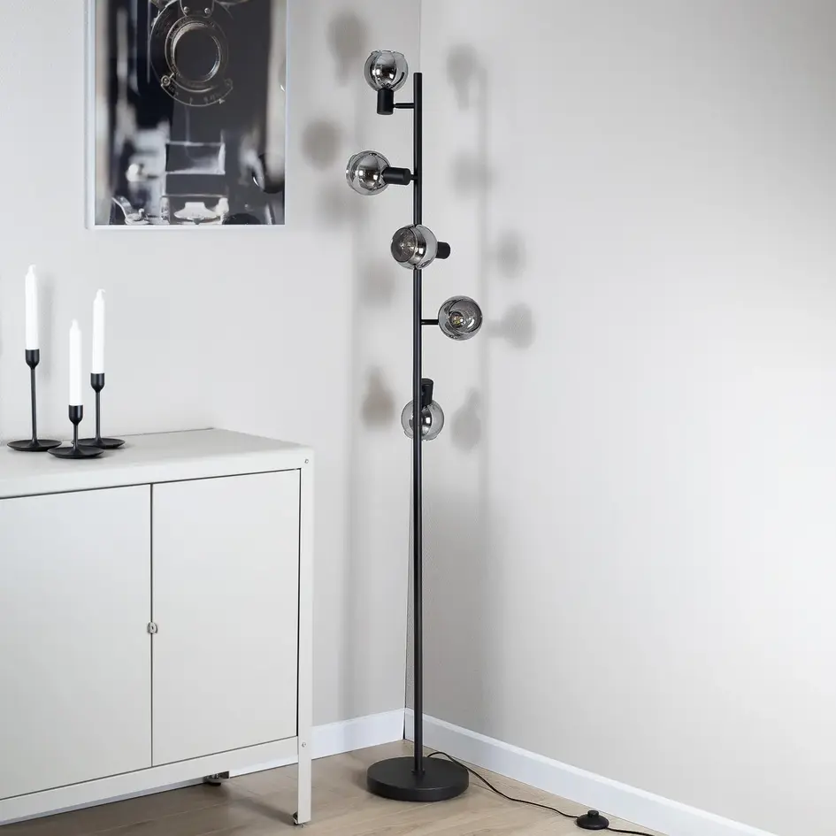 Lampadaire industriel Lexington 5 lumières, noir mat et verre fumé gris