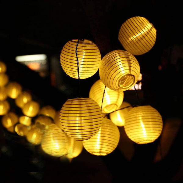 Guirlande lumineuse à piles avec lanternes blanches 5,7 mètres 30 lumières - Paloma