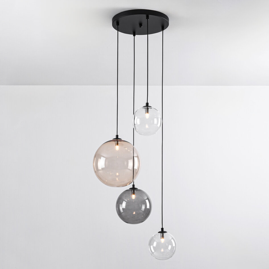 Lampe suspendue Luminor à 4 lumières avec différentes boules de verre