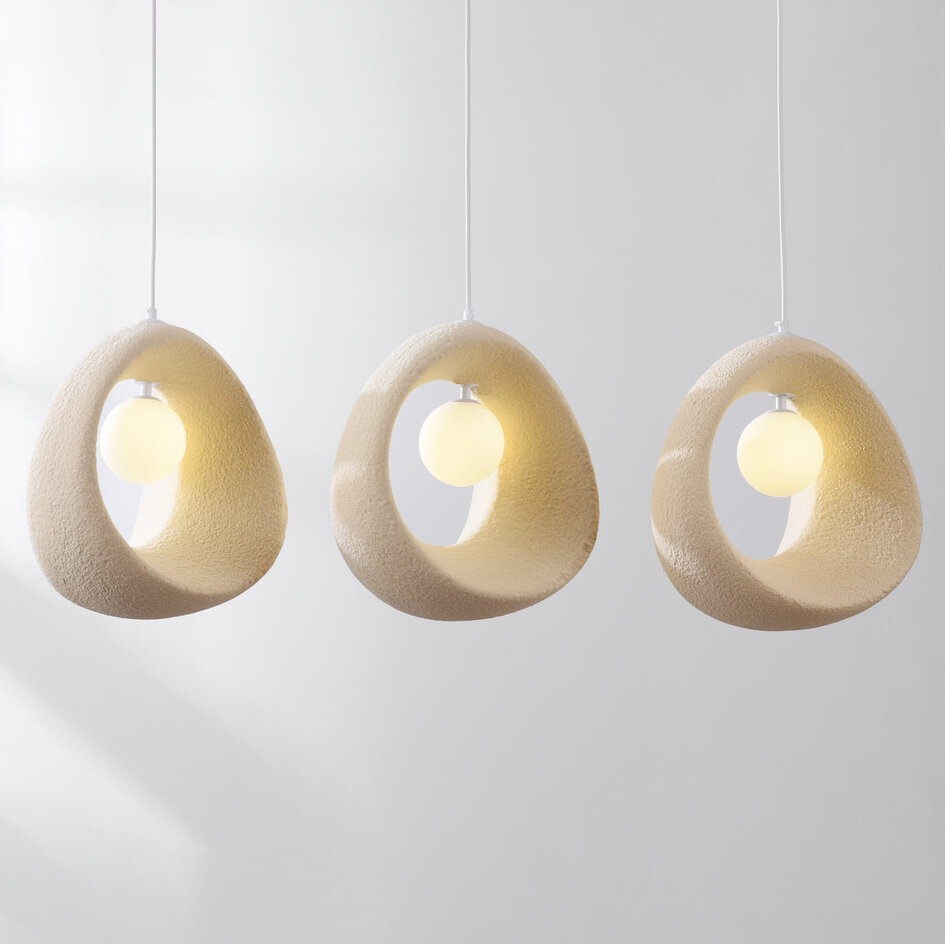 Lampe suspendue contemporaine Wabi Sabi Akao avec 3 points lumineux, sources lumineuses incluses