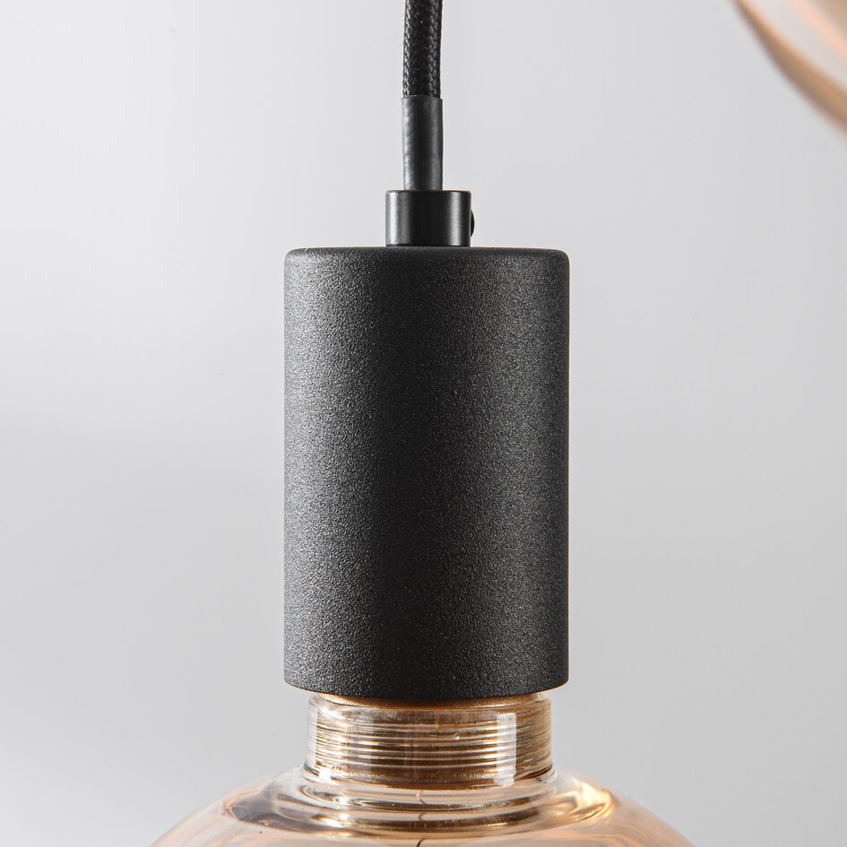 Suspension moderne Illumine noir comprenant trois luminaires (douille E27)