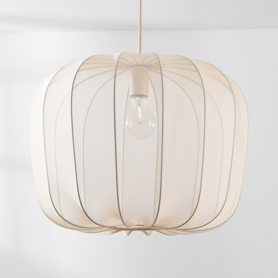 Lampe suspendue en tissu Wivra - style Japandi avec abat-jour beige clair de forme carrée douce