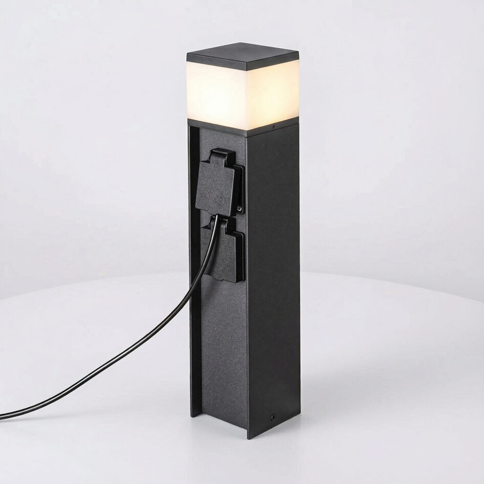 Lampe d'extérieur intelligente avec prise électrique et application Tuya Ute – noire, avec diffuseur et 2 prises électriques