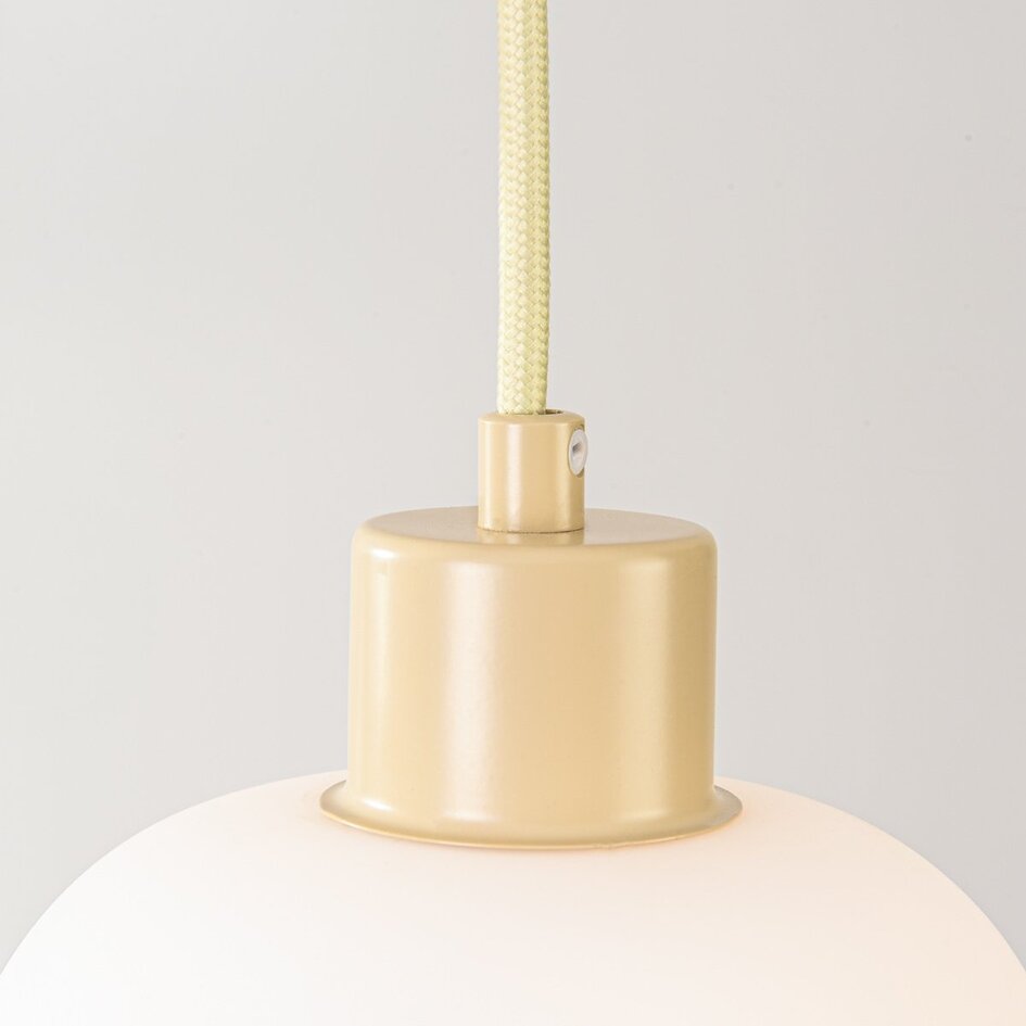 Suspension moderne Stockton - beige avec verre blanc laiteux, 3 lumières
