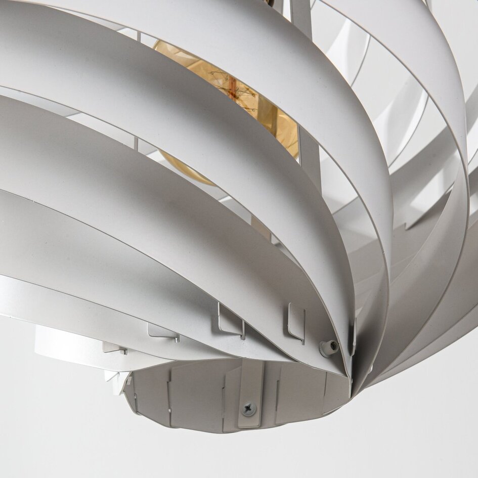 Suspension Perla - design superposé en fer blanc
