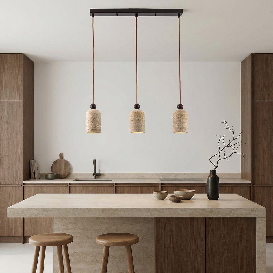 Suspension Japandi à 3 lumières Voro en travertin (pierre naturelle) et bois