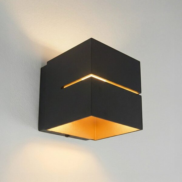 Applique moderne carrée noire avec intérieur doré - Avi