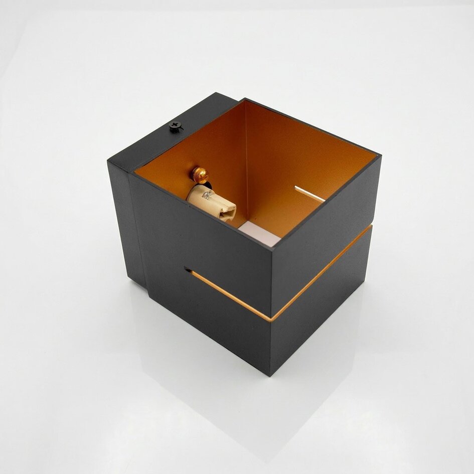 Applique moderne carrée noire avec intérieur doré - Avi