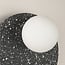 Applique ronde Vero en ciment et verre blanc laiteux, aspect terrazzo gris foncé