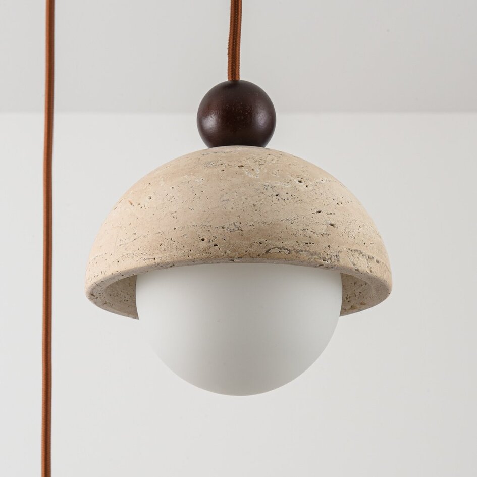Suspension Vara à 3 lumières - travertin (pierre naturelle) et verre laiteux, ronde