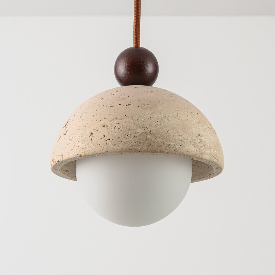 Suspension Vara en travertin (pierre naturelle), bois et verre blanc laiteux