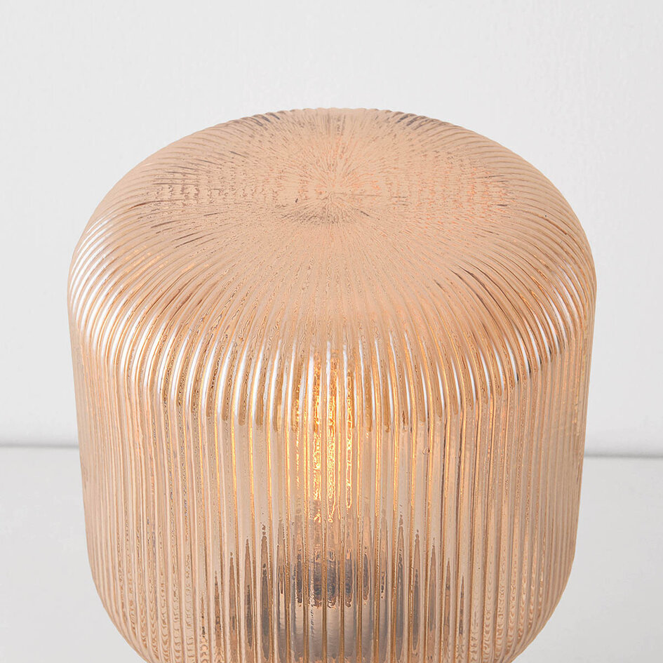 Lampe de table Aurex avec verre ambré nervuré et pied aspect travertin