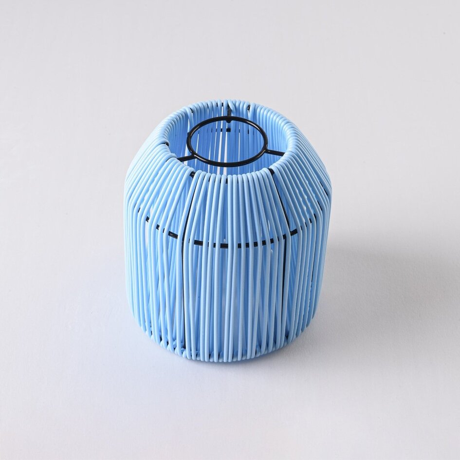 Abat-jour aspect rotin pour guirlande guinguette, bleu clair