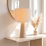 Lampe à poser Verla avec abat-jour en lin et aspect travertin