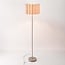 Lampadaire beige Cely avec abat-jour plissé en lin