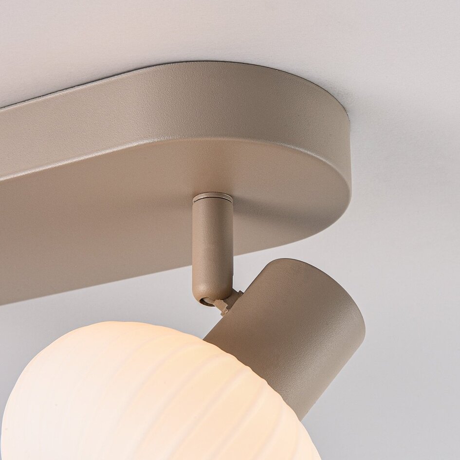 Plafonnier beige Odelle avec 2 abat-jours réglables en verre nervuré