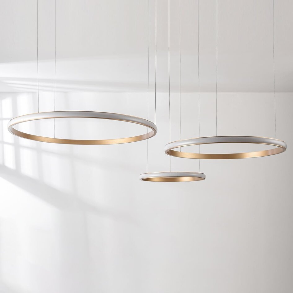 Lampe suspendue design Seluna avec trois anneaux à 3 niveaux de gradation