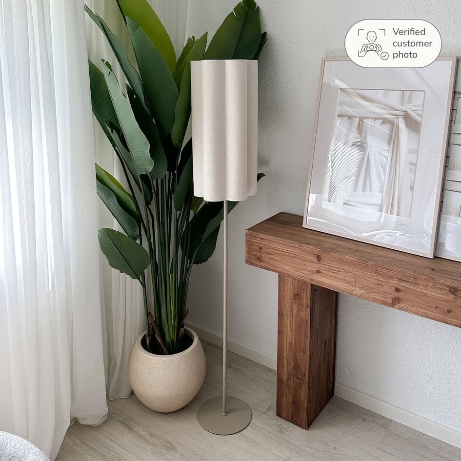Lampadaire Oia avec abat-jour en lin - beige
