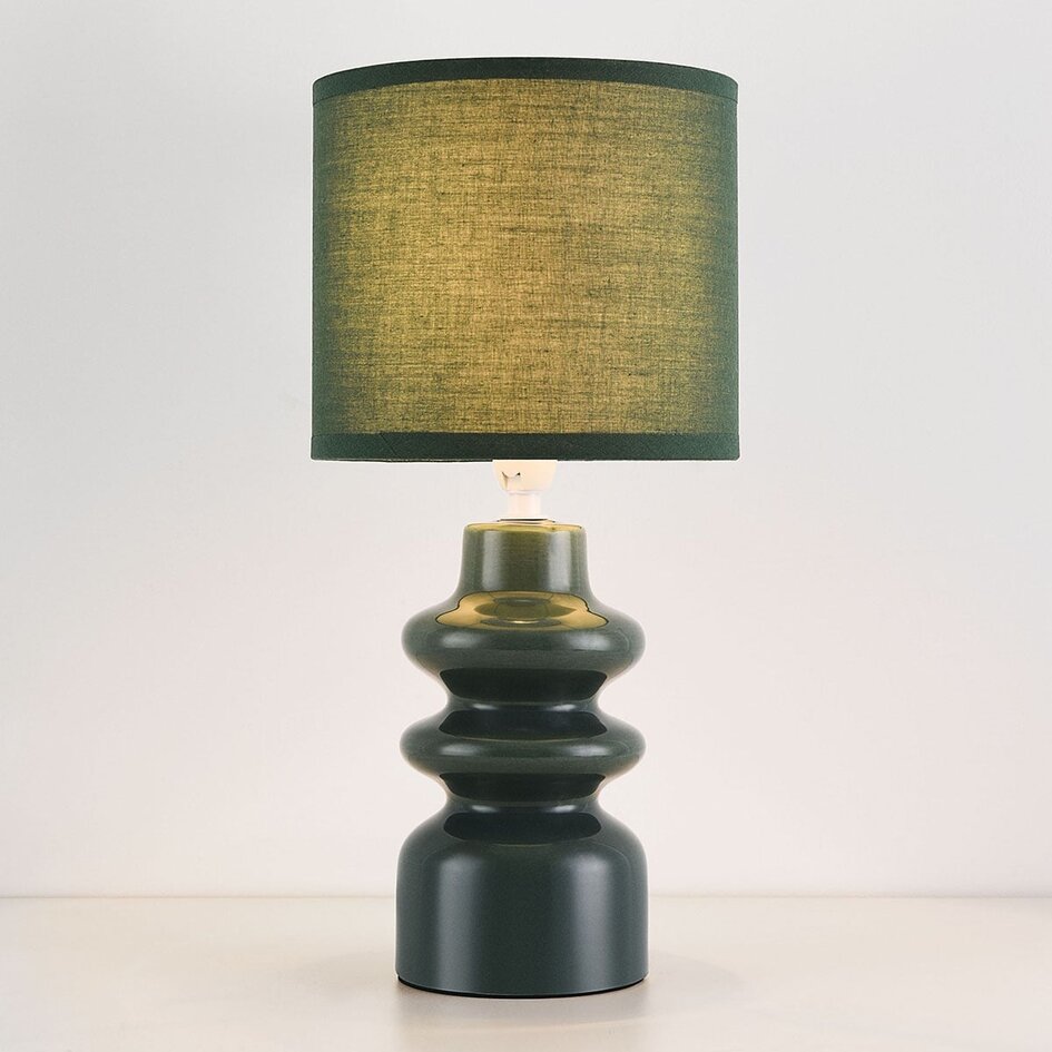 Lampe de table Loya en céramique à abat-jour en tissu vert