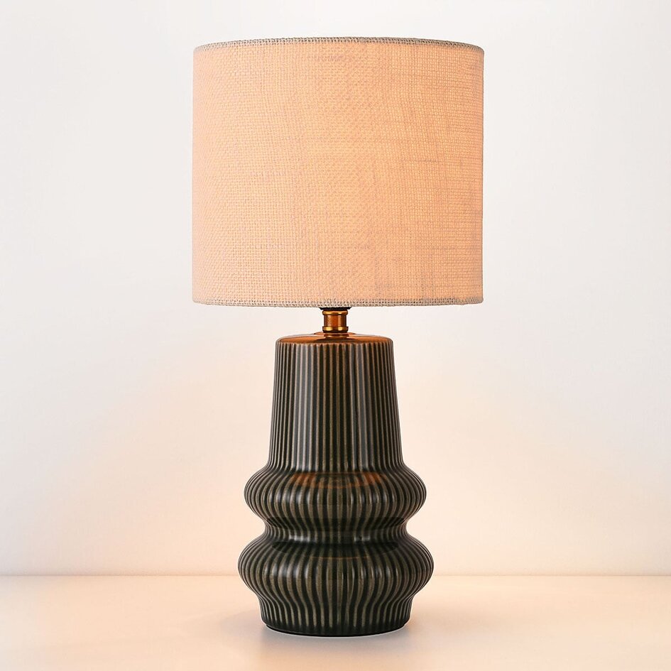 Lampe de table Ayra en céramique anthracite à abat-jour en tissu beige