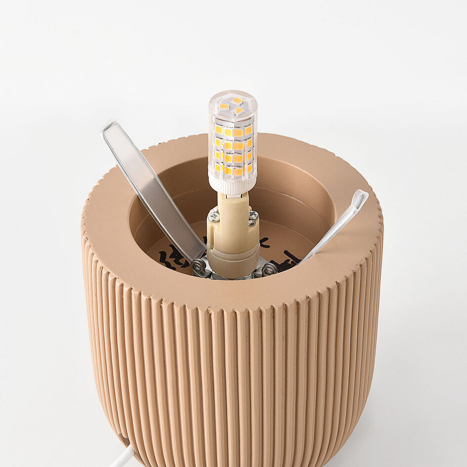 Lampe de table Ledine avec verre ambré et pied nervuré - taupe