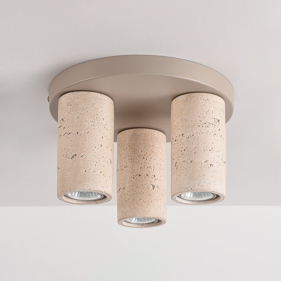 Plafonnier Cova avec trois spots aspect travertin - beige sable