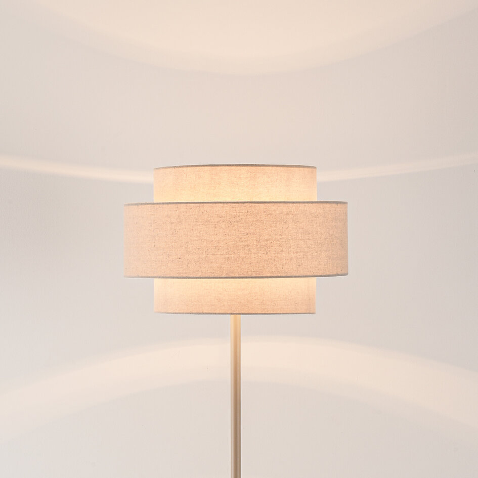 Lampadaire Corry avec abat-jour en lin - beige sable