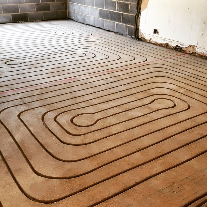 Stap-voor-stap: Hoe werkt het proces van vloerverwarming infrezen?