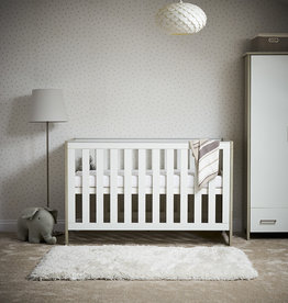 Obaby Obaby Nika Cot Bed – Grey Wash with White