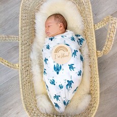 Bebe au Lait I’m Here Wooden Bebe Sayings Disc