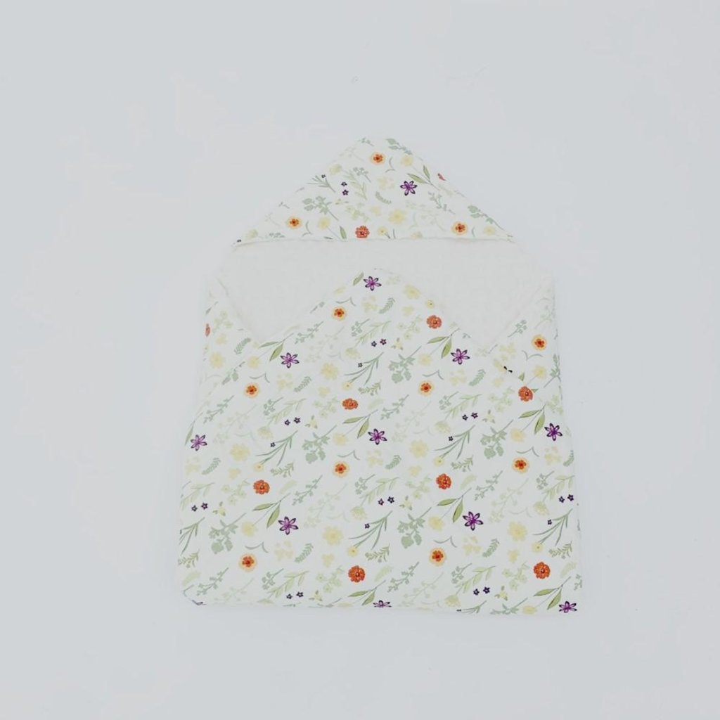 Little Love Little Love Poppy Travel Blanket 3 Point