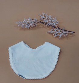 Rain+Conker Rain+Conker Ivory Round Pom Bib