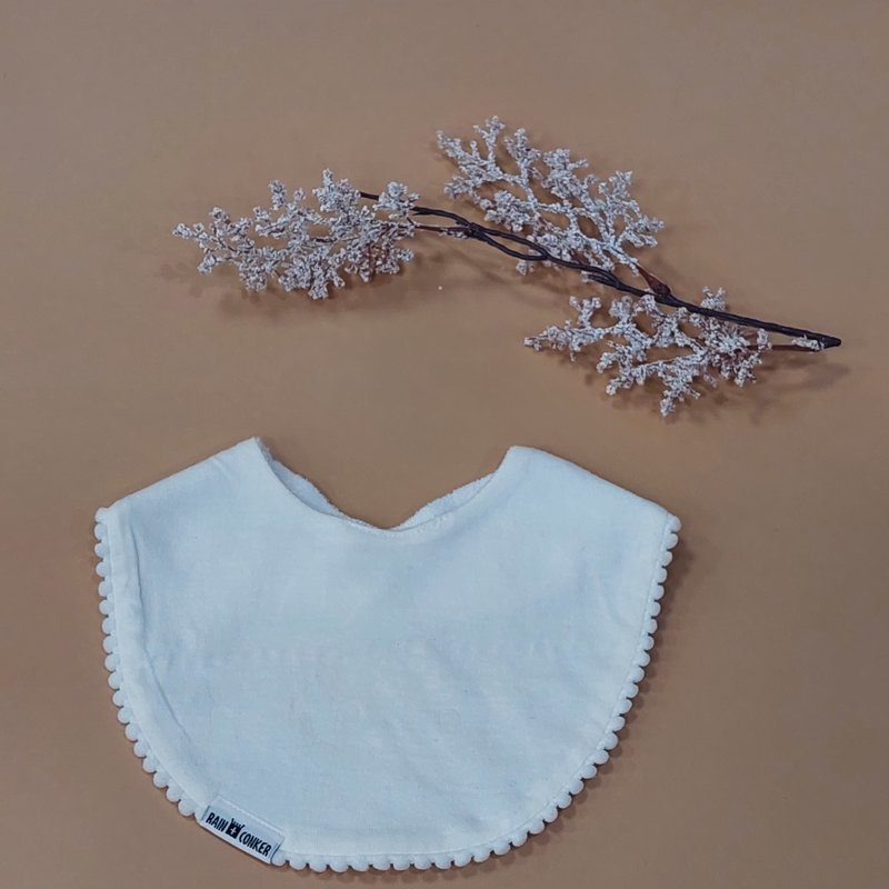 Rain+Conker Rain+Conker Ivory Round Pom Bib