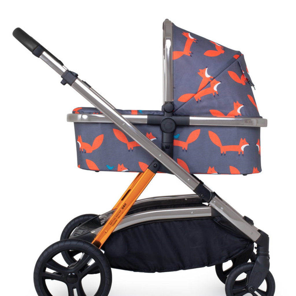Cosatto Cosatto Wow XL Car Seat and i-Size Base Bundle- Charcoal Mister Fox