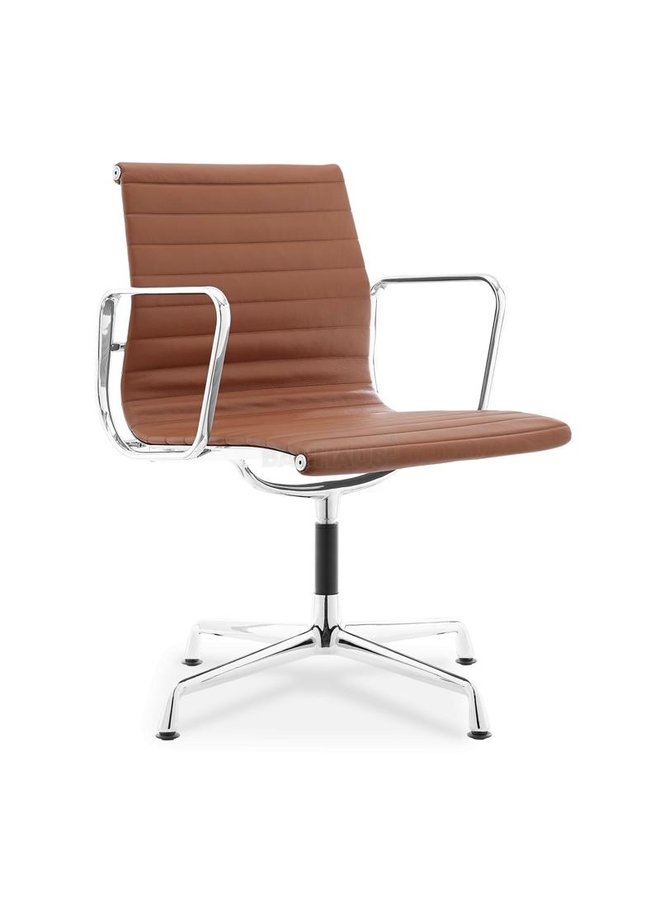 Eames Bureaustoel EA 108 cognac