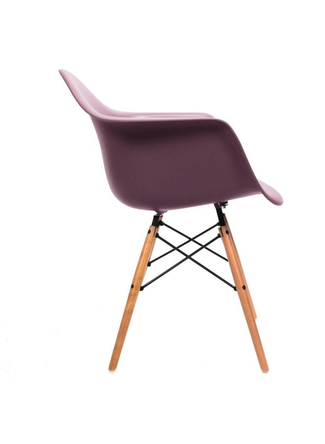 Eames chair mauve