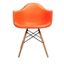 Eames chair oranje