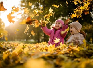 Getting outside with kids in autumn: 30 activities