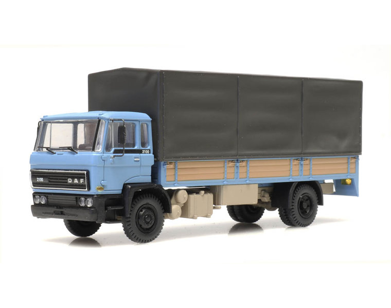 DAF kantelcabine 1982, open bak, huif, blauw