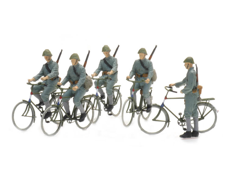 Cycling soldiers 1940