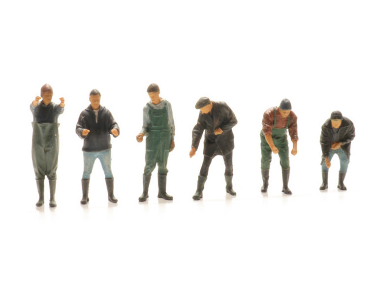 Sailors in harbor, unpainted