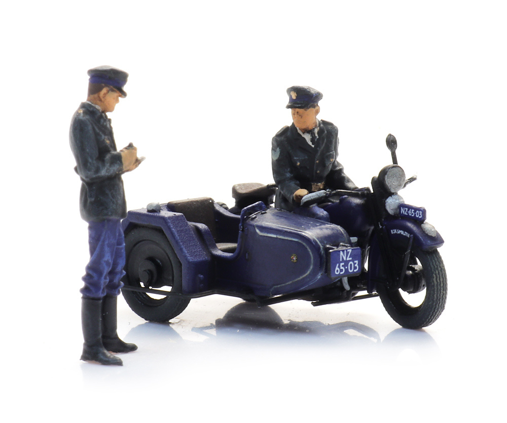 Rijkspolitie motor met zijspan + 2 figuren 1:87 resin kit