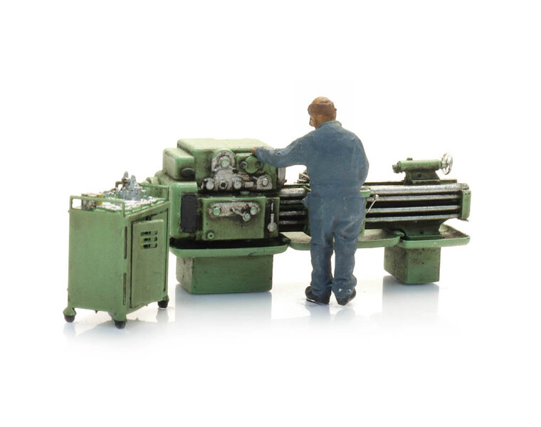 Metalworking lathe with figure