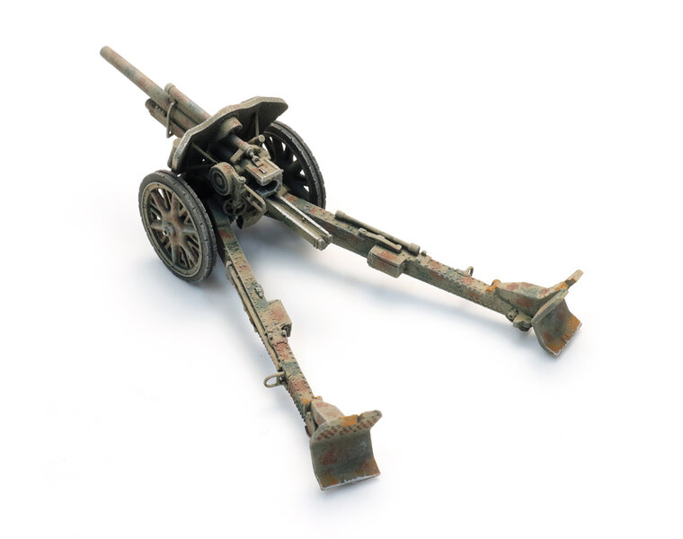 Wehrmacht 10,5cm LeFH 18 Tarnung in Stellung