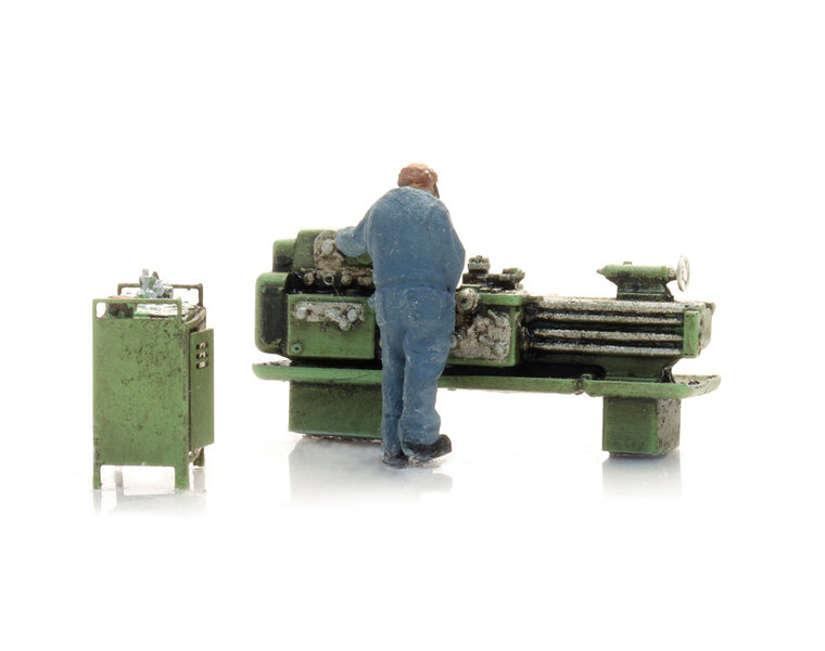 Drehmaschine mit Figur