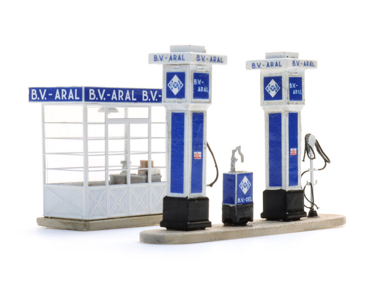 Gas station Aral