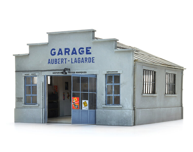 Französiche Garage mit Innenausstattung