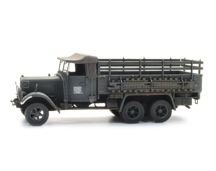 WM Henschel 33D1 cargo