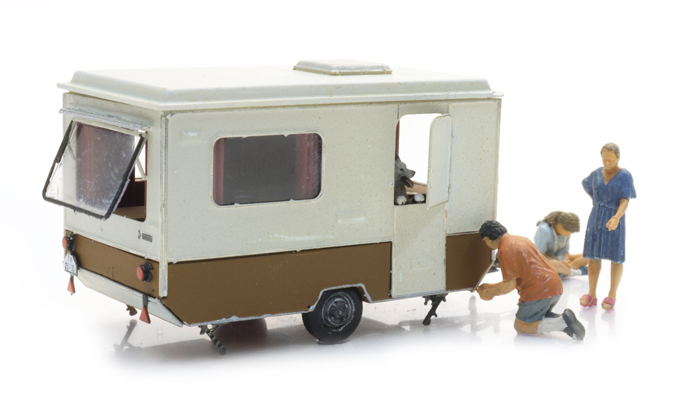 DDR Wohnwagen 'Bastei' auf dem Campingplatz
